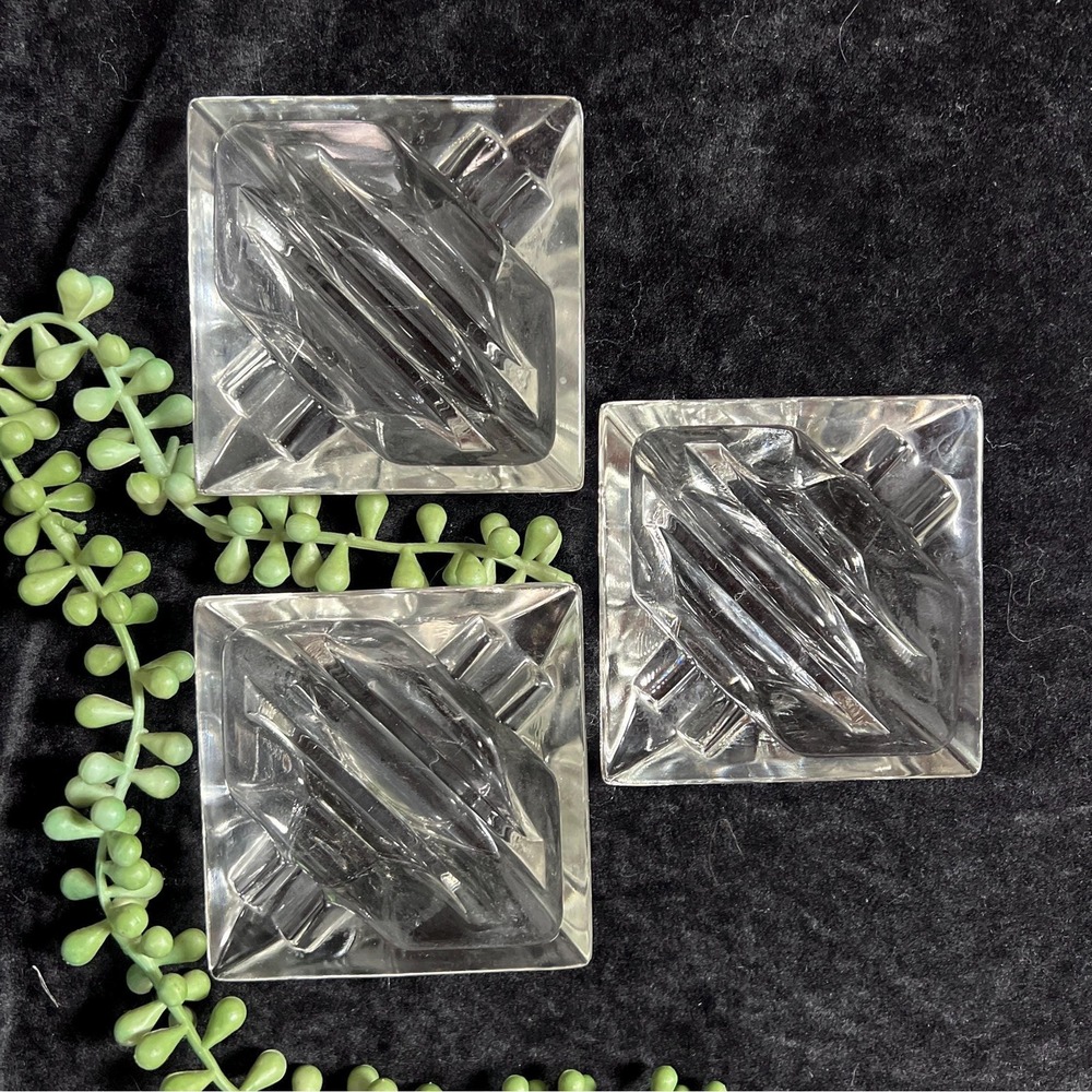 Vintage set of 3 Safex Self Exstinguishing Clear Glass Ashtray Ash Trays